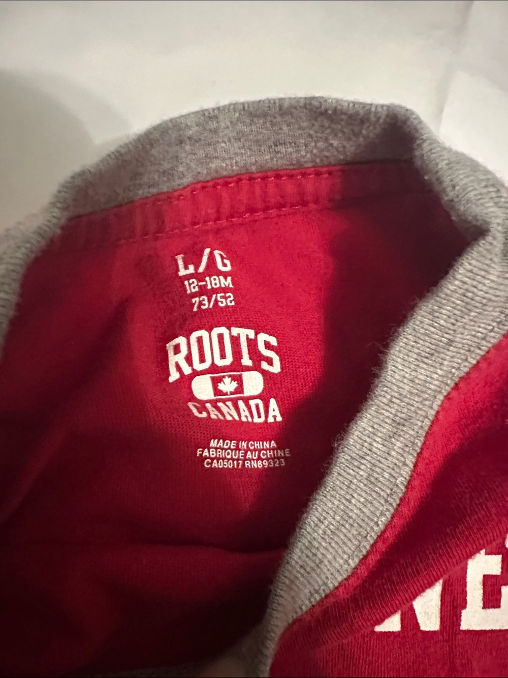 ❤️🍁 Roots Baby Tee “Everyone Loves a Canadian Boy” – Size 12 to 18 Months 🍁❤️ - Picture 2 of 4